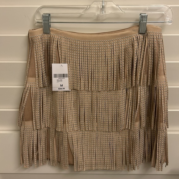 Cute Forever 21 faux suede taupe silver beaded fringe mini skirt, size M. NWT - Picture 2 of 6